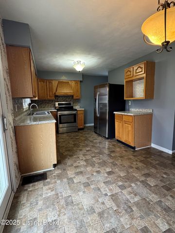 8214 Atlanta Pkwy, Louisville, KY 40214