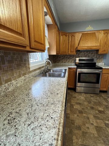 8214 Atlanta Pkwy, Louisville, KY 40214