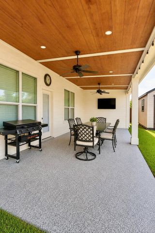 105 Kevin Court, La Porte, TX 77571
