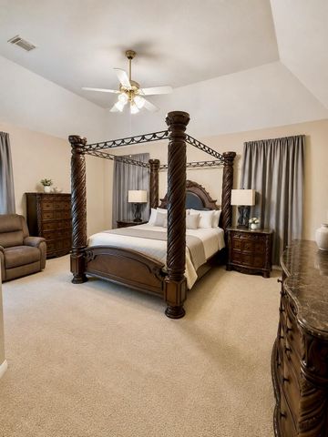 105 Kevin Court, La Porte, TX 77571