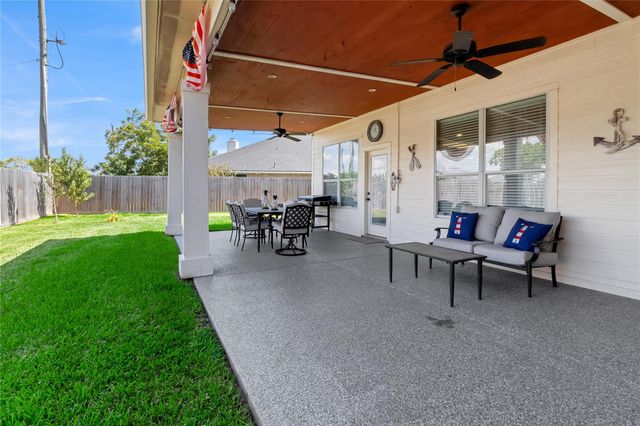 105 Kevin Court, La Porte, TX 77571