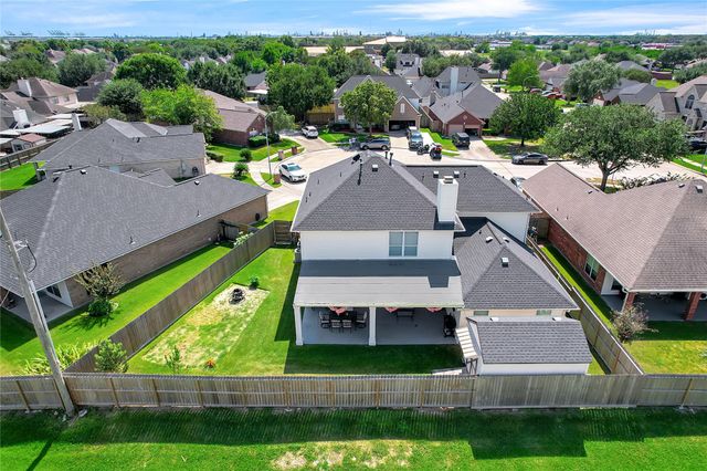 105 Kevin Court, La Porte, TX 77571