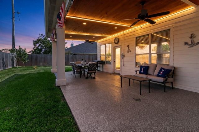 105 Kevin Court, La Porte, TX 77571