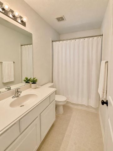105 Kevin Court, La Porte, TX 77571