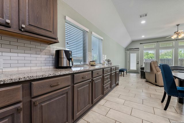 14747 Running Wolf, San Antonio, TX 78245