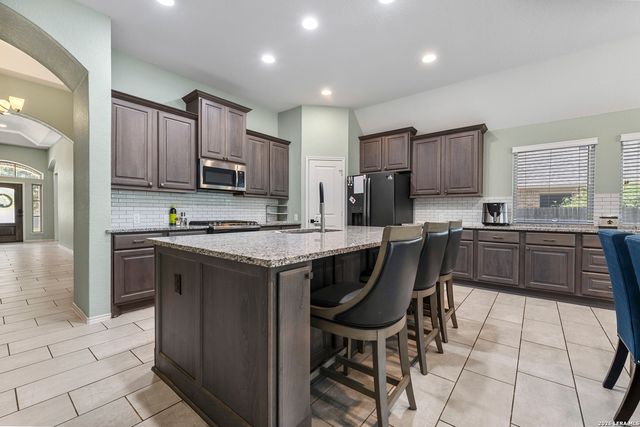 14747 Running Wolf, San Antonio, TX 78245