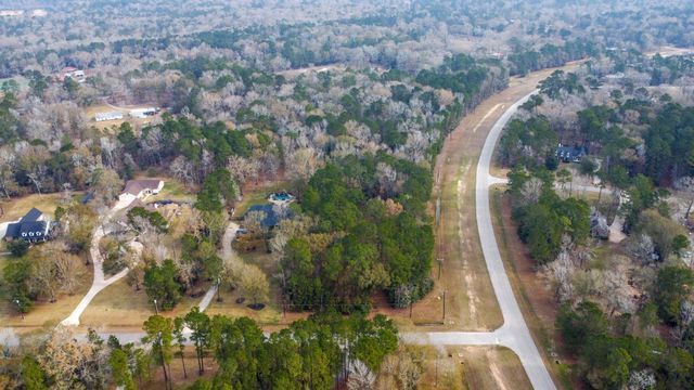 235 Lake Commons Court, Huffman, TX 77336