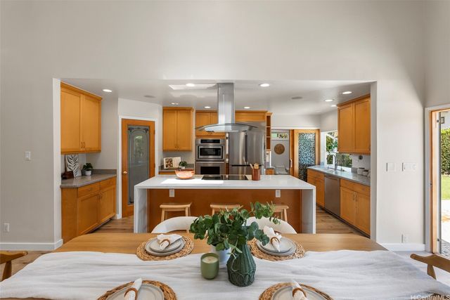 7172 Naakea Street, Honolulu, HI 96825