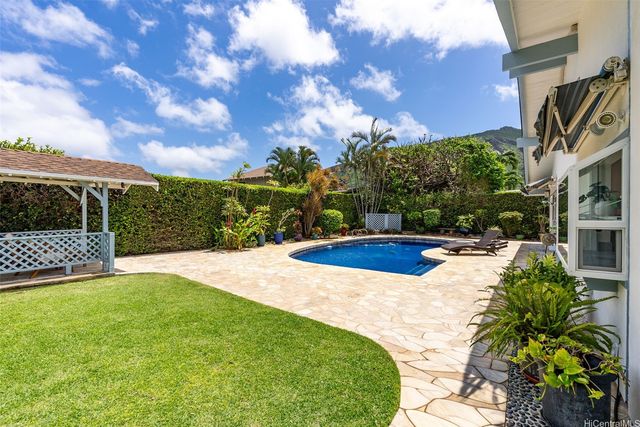 7172 Naakea Street, Honolulu, HI 96825