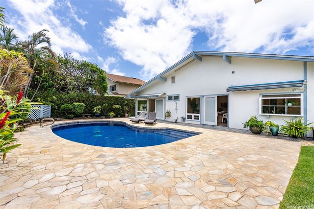 7172 Naakea Street, Honolulu, HI 96825