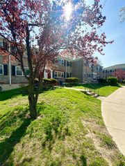 150-34 Jewel Ave 63B, Flushing, NY 11367