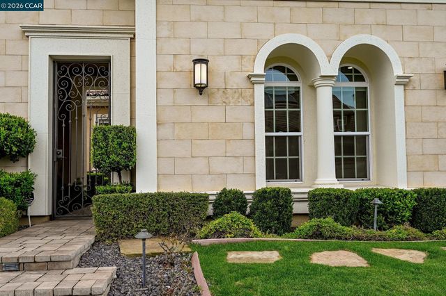 2030 Tempranillo Ln, Brentwood, CA 94513