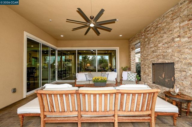 2030 Tempranillo Ln, Brentwood, CA 94513