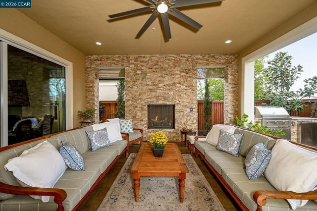 2030 Tempranillo Ln, Brentwood, CA 94513