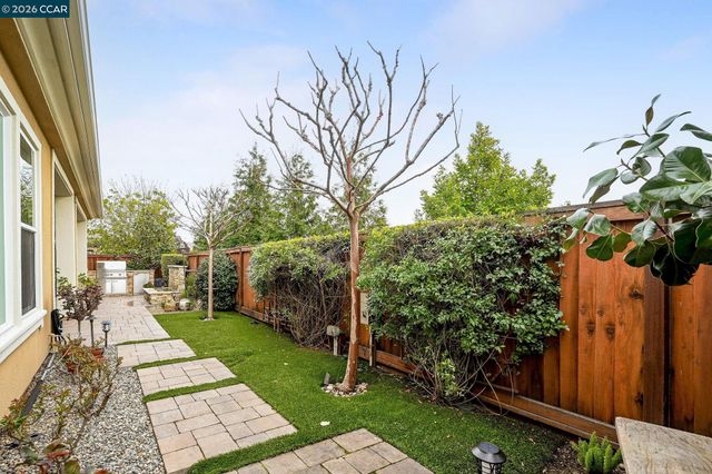 2030 Tempranillo Ln, Brentwood, CA 94513