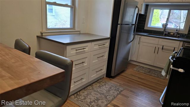 2517 Massena Street, Commerce Twp, MI 48382