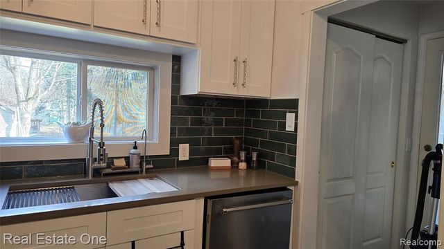 2517 Massena Street, Commerce Twp, MI 48382