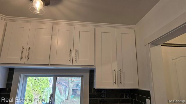 2517 Massena Street, Commerce Twp, MI 48382