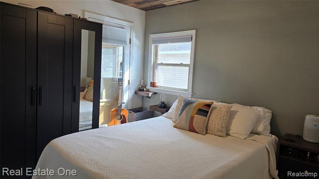 2517 Massena Street, Commerce Twp, MI 48382