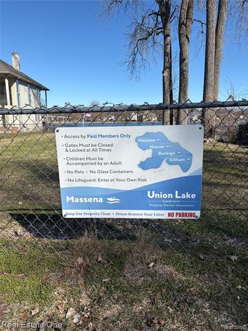 2517 Massena Street, Commerce Twp, MI 48382