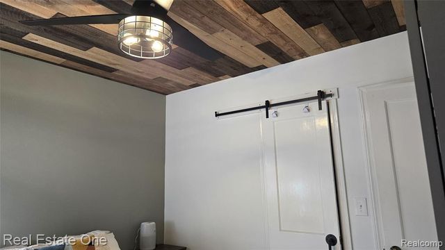 2517 Massena Street, Commerce Twp, MI 48382