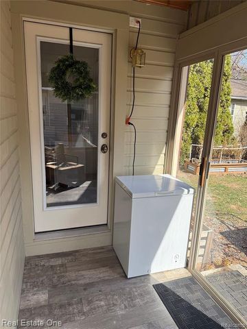 2517 Massena Street, Commerce Twp, MI 48382