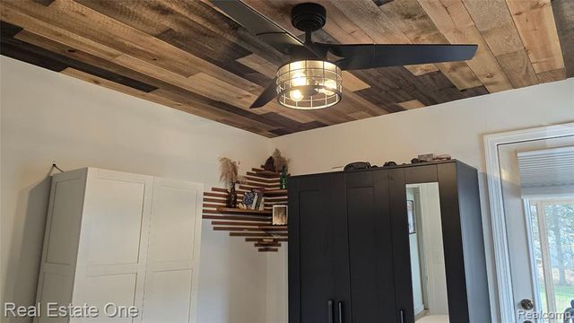 2517 Massena Street, Commerce Twp, MI 48382