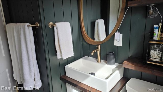 2517 Massena Street, Commerce Twp, MI 48382