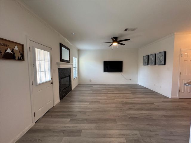 12212 Brigadoon LN 102, Austin, TX 78727