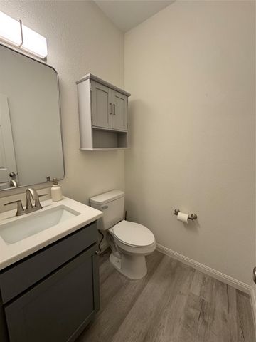 12212 Brigadoon LN 102, Austin, TX 78727