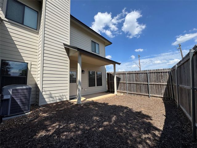 12212 Brigadoon LN 102, Austin, TX 78727