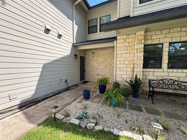 12212 Brigadoon LN 102, Austin, TX 78727