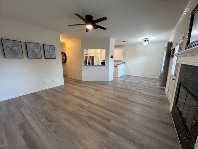 12212 Brigadoon LN 102, Austin, TX 78727