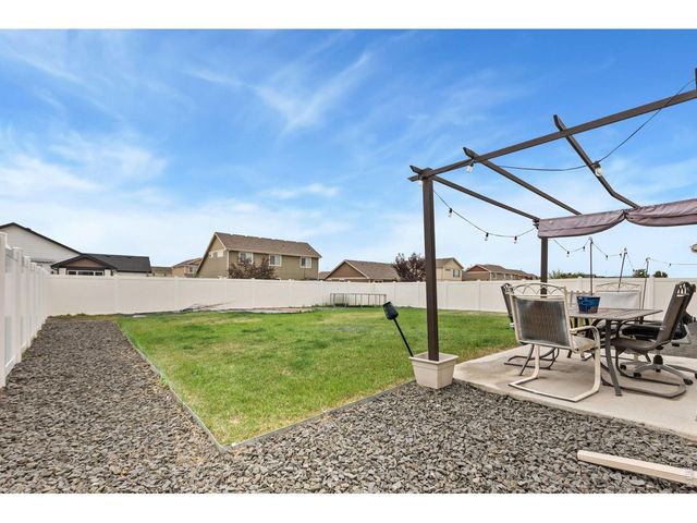 1550 Water Vista Ln, Severance, CO 80550
