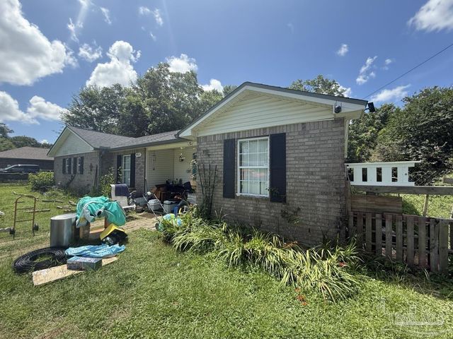 4831 Jennifer Ln, Pace, FL 32571