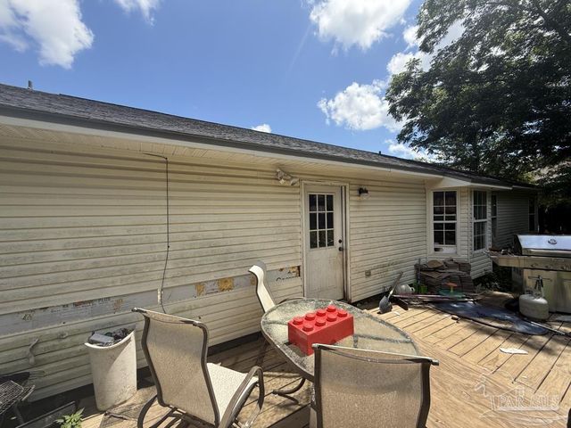 4831 Jennifer Ln, Pace, FL 32571