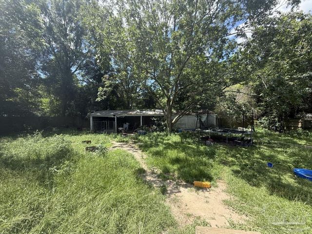 4831 Jennifer Ln, Pace, FL 32571