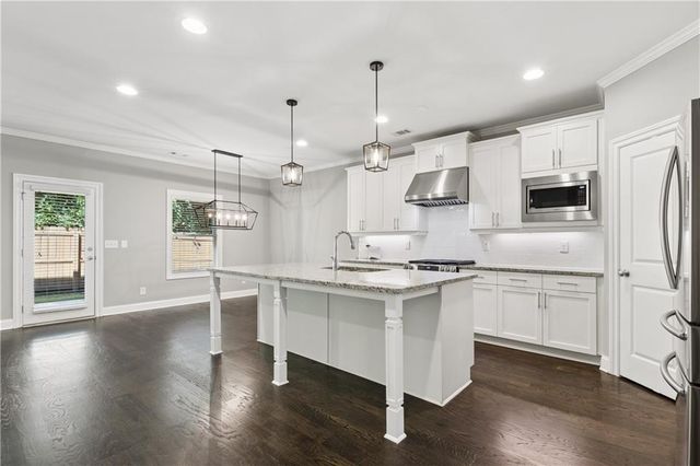 1056 Johnson Grove, Atlanta, GA 30318