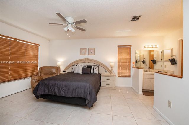 11909 SW 48th Ct, Cooper City, FL 33330