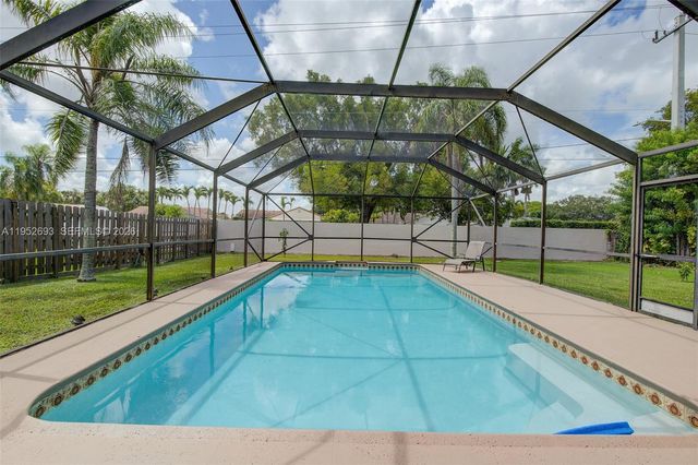 11909 SW 48th Ct, Cooper City, FL 33330