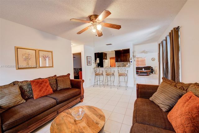 11909 SW 48th Ct, Cooper City, FL 33330