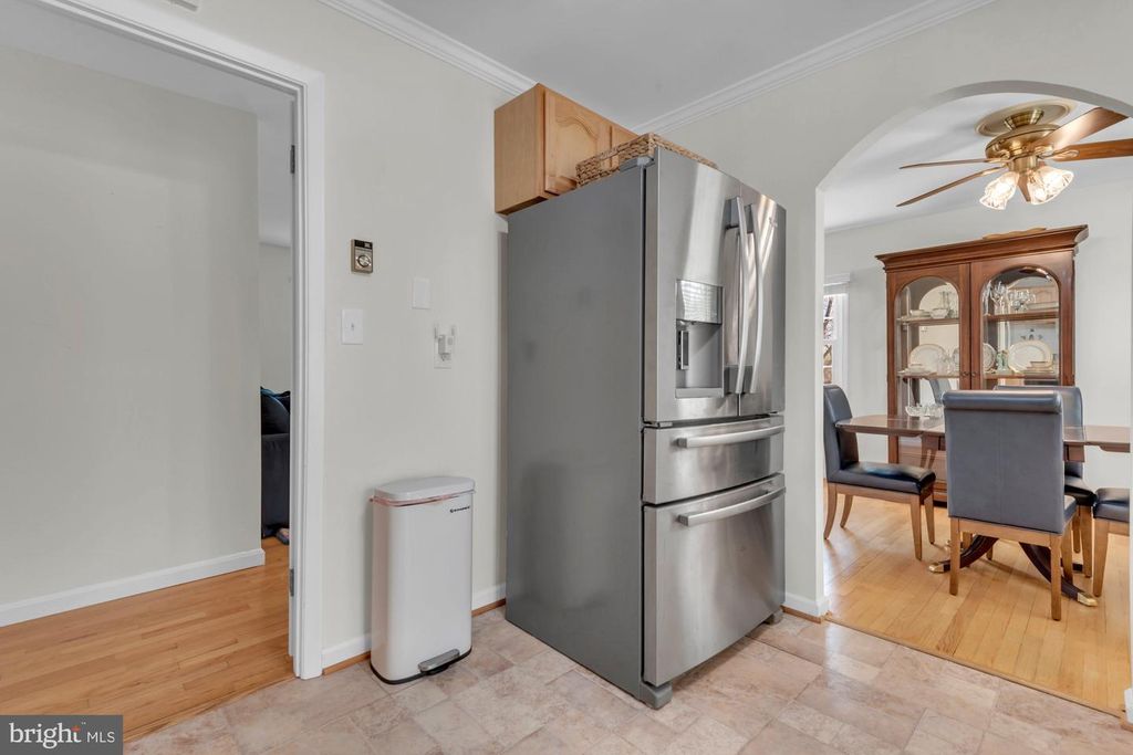 Image 11 of property listing at 970 MAGOTHY AVE, Arnold, MD 21012