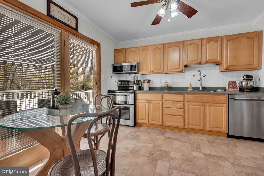 Image 13 of property listing at 970 MAGOTHY AVE, Arnold, MD 21012