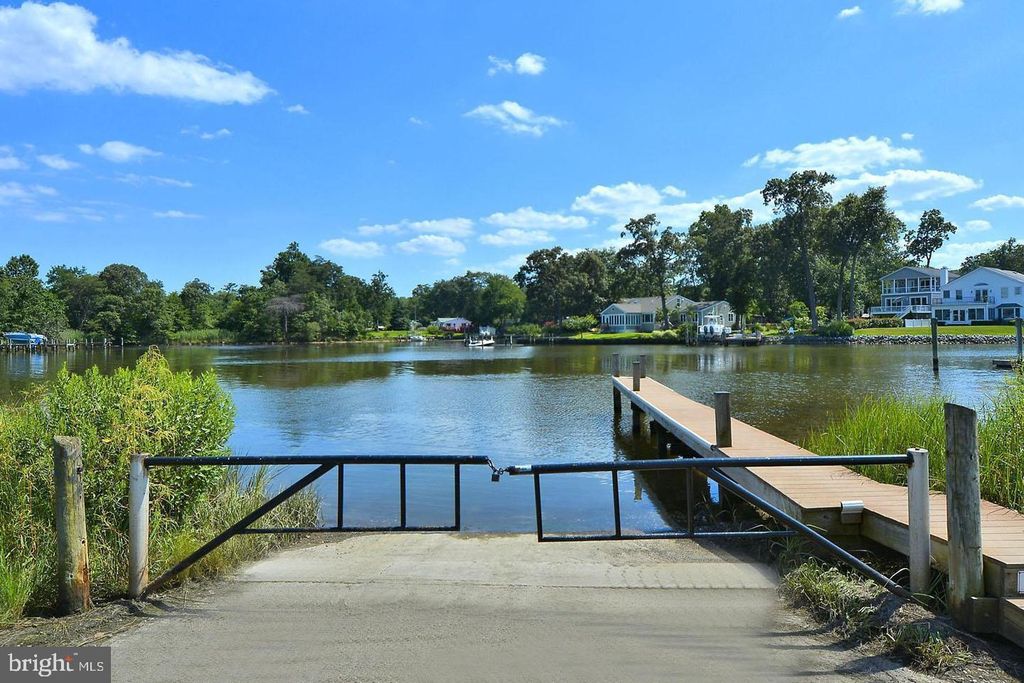 Image 39 of property listing at 970 MAGOTHY AVE, Arnold, MD 21012