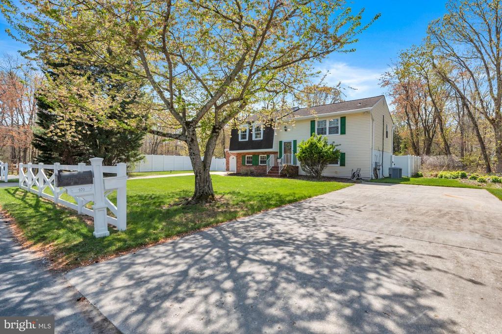 Image 4 of property listing at 970 MAGOTHY AVE, Arnold, MD 21012