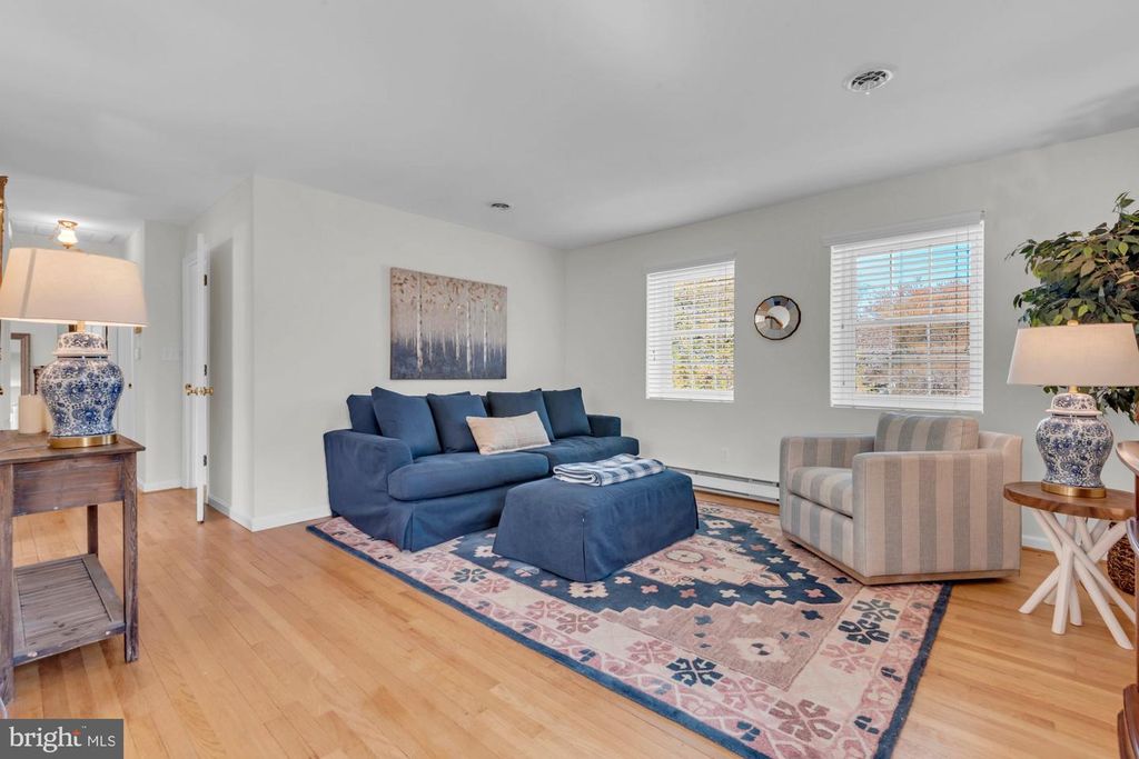 Image 6 of property listing at 970 MAGOTHY AVE, Arnold, MD 21012