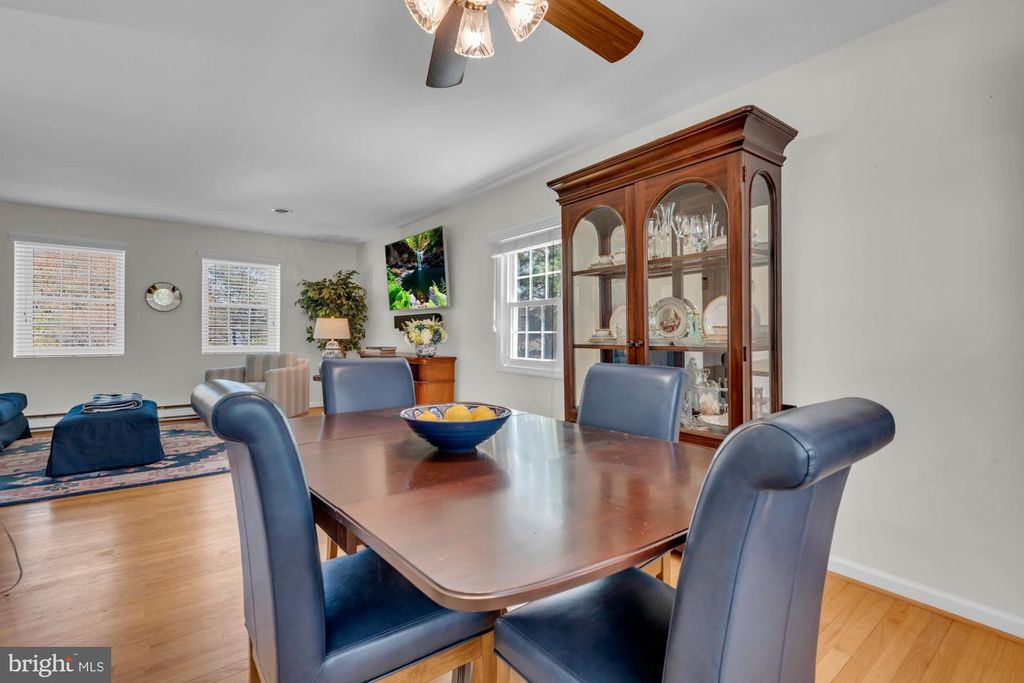 Image 9 of property listing at 970 MAGOTHY AVE, Arnold, MD 21012