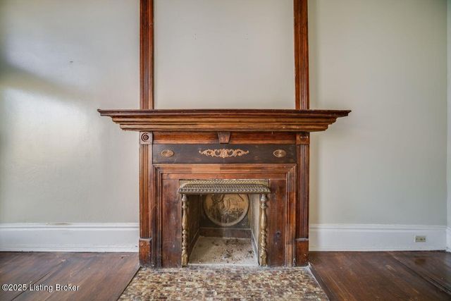 2008 W Jefferson St, Louisville, KY 40203