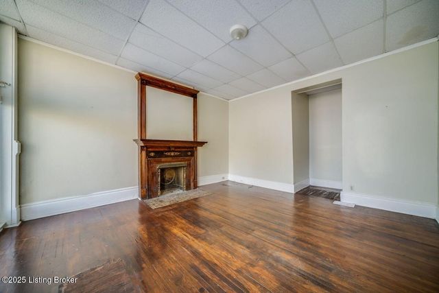 2008 W Jefferson St, Louisville, KY 40203