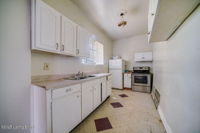 2008 W Jefferson St, Louisville, KY 40203